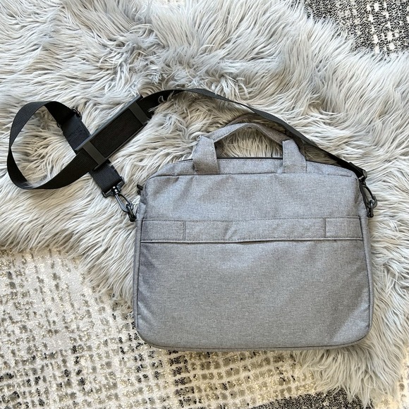 Lenovo 15.6" Laptop Casual Toploader‎ T210 (Grey) - Picture 3 of 5